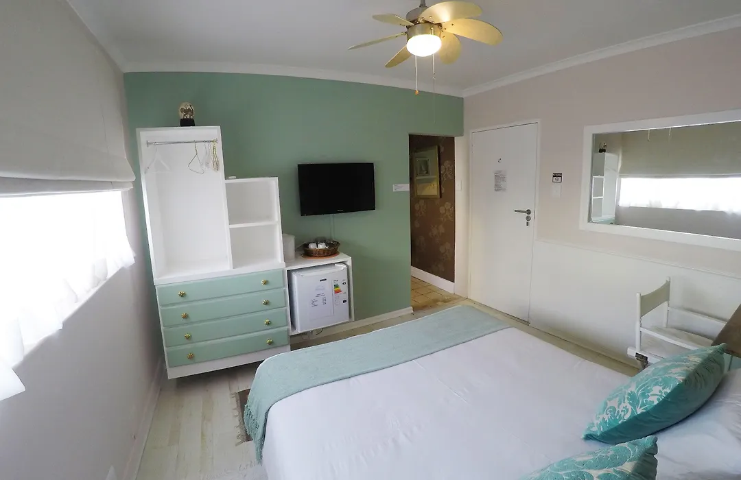 Dolphin Inn Guesthouse-1