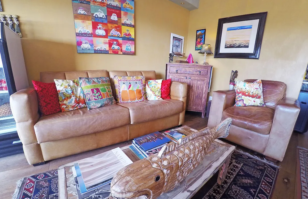 Dolphin Inn Guesthouse-1