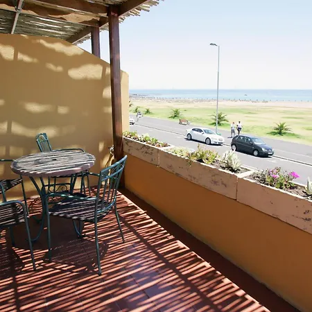 Dolphin Inn Guesthouse-2